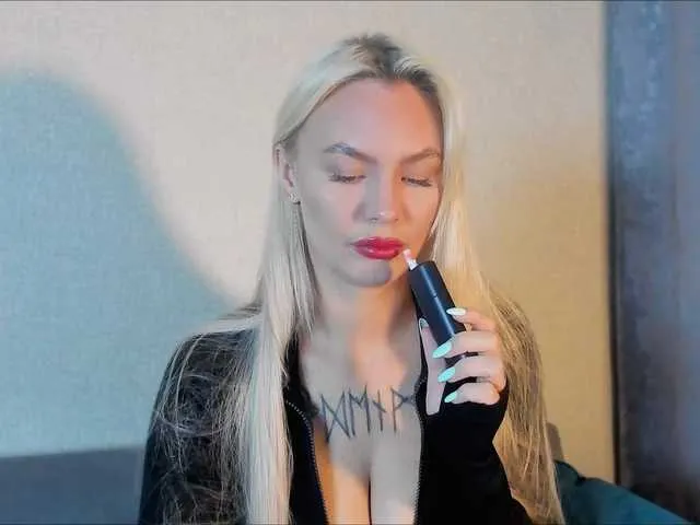 CassieGil – webcam model profile photo Image 7