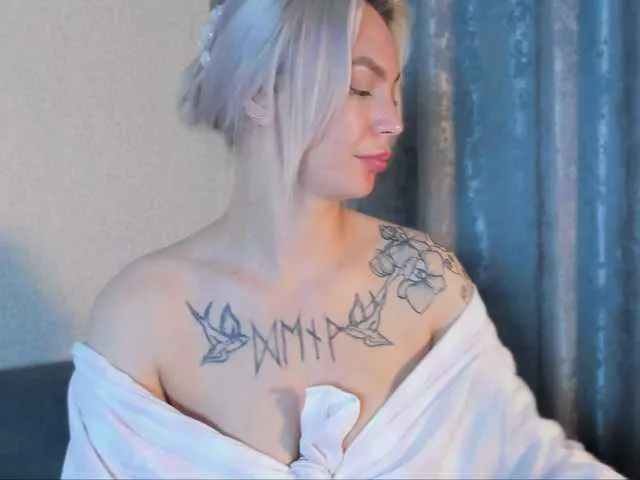 CassieGil – webcam model profile photo Image 8