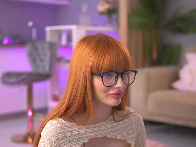 ElmaSmallman – webcam model profile photo Image 2