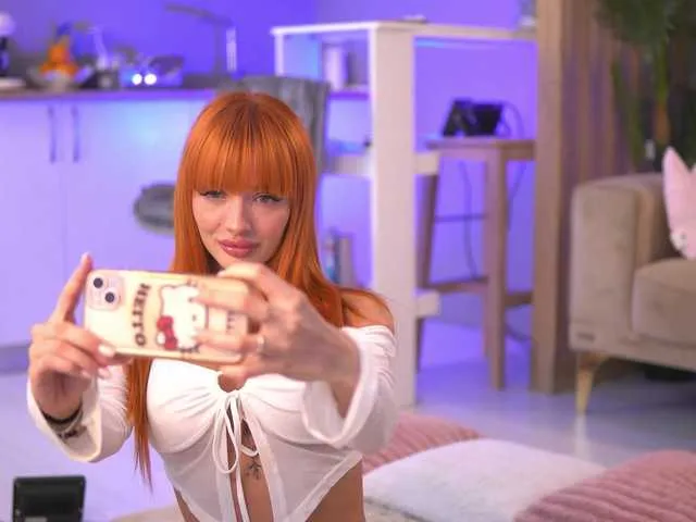 ElmaSmallman – webcam model profile photo Image 5