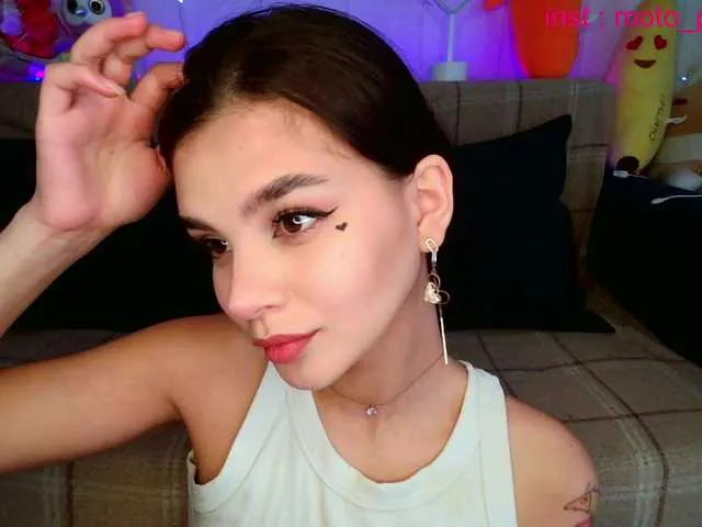 CassieGil – webcam model profile photo Image 3