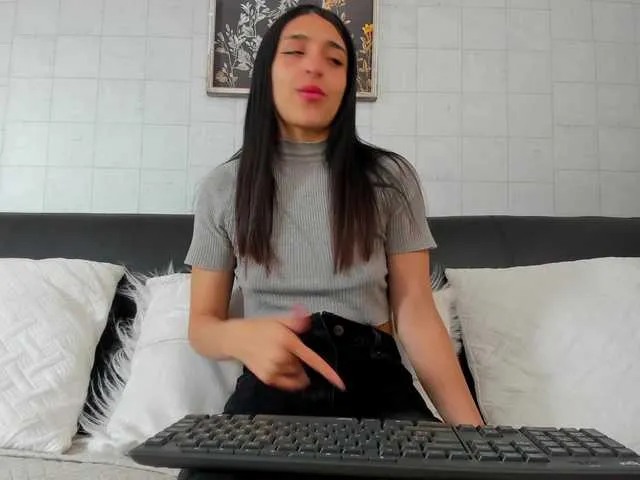 AmyBelmontt – webcam model profile photo Image 18