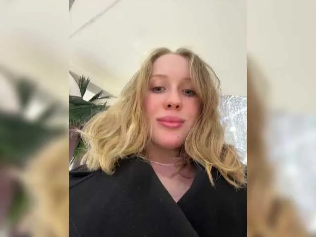 Likachkaa – webcam model profile photo