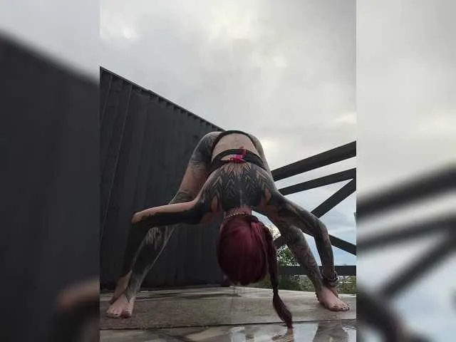 BrunaFoster – webcam model profile photo Image 12