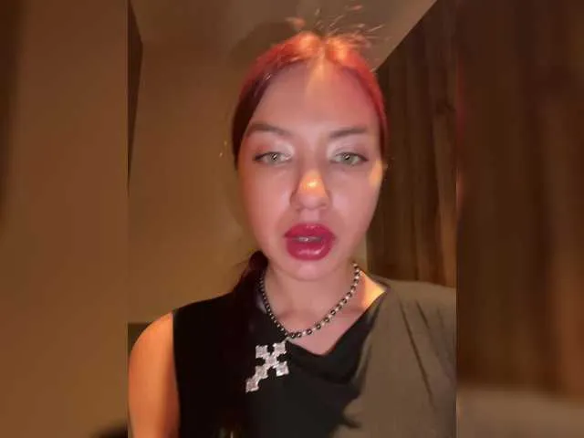 BrunaFoster – webcam model profile photo Image 5