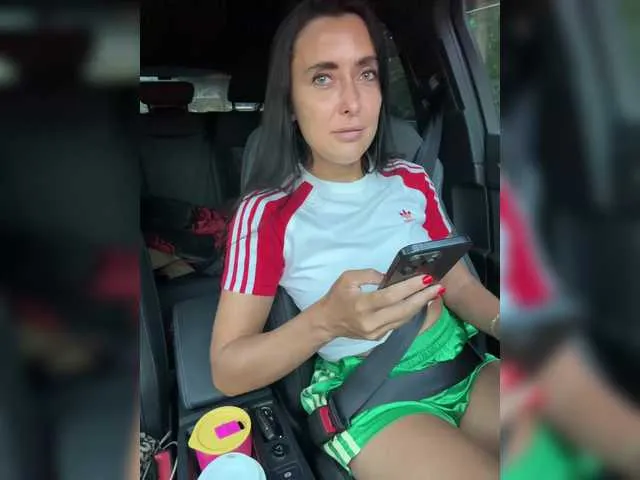 CassieGil – webcam model profile photo Image 5