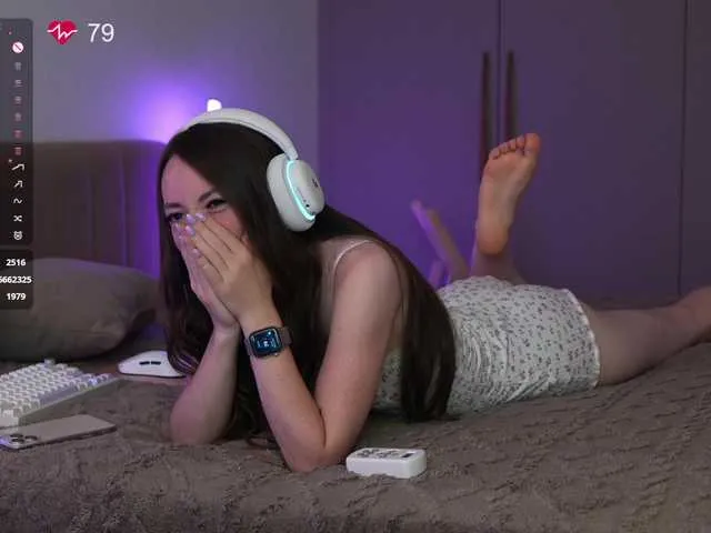 AmyBelmontt – webcam model profile photo Image 8