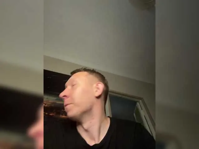 LisanaSmith – webcam model profile photo Image 4