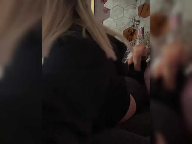 Maly_Nya – webcam model profile photo Image 8