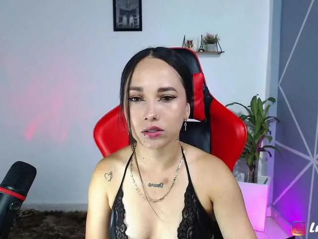 GoodGlamorGirl – webcam model profile photo Image 10