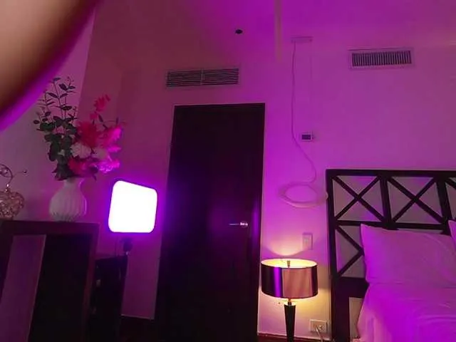 SkyLumen – webcam model profile photo Image 10