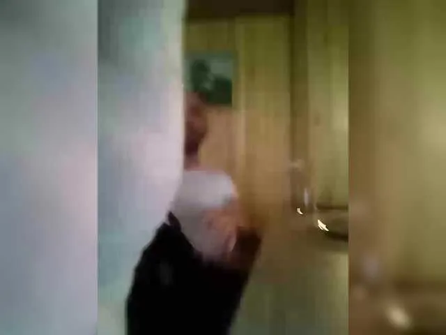 SkyLumen – webcam model profile photo Image 4