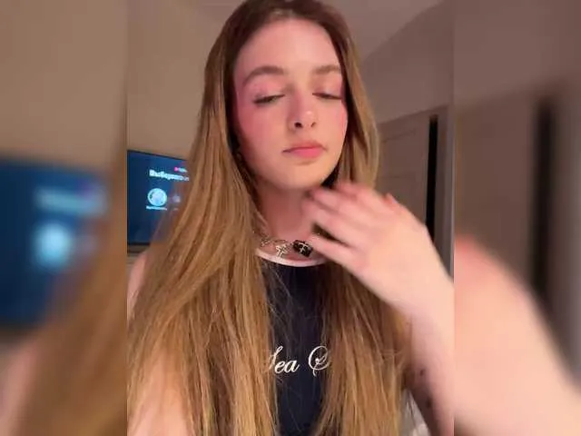 Natacha_Velmont – webcam model profile photo Image 4