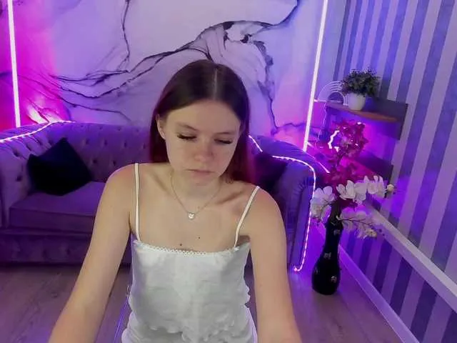 CassieGil – webcam model profile photo Image 2