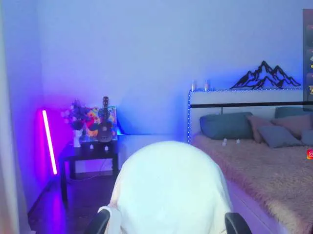 CassieGil – webcam model profile photo Image 13