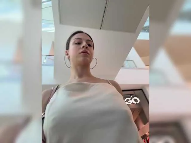 AmyBelmontt – webcam model profile photo Image 6