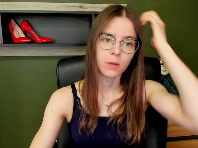 AmyBelmontt – webcam model profile photo Image 2