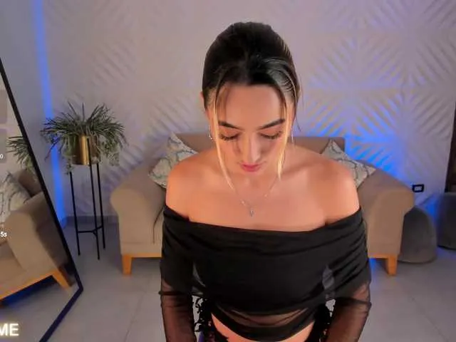 CassieGil – webcam model profile photo Image 5