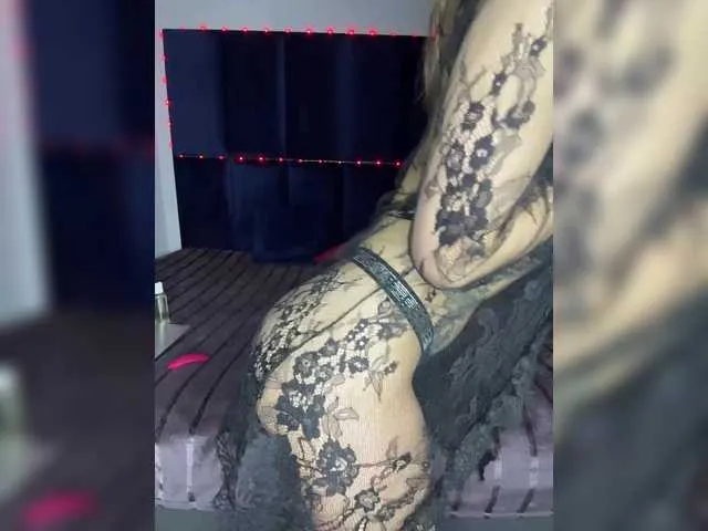 NathalyBloom – webcam model profile photo Image 2