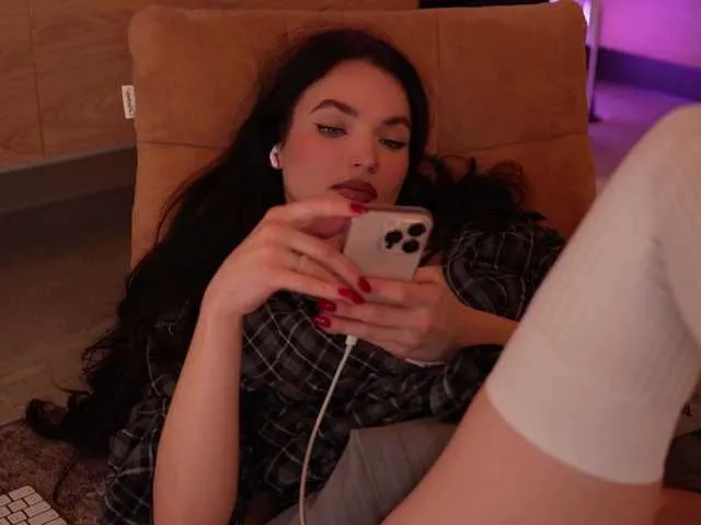 AmyBelmontt – webcam model profile photo Image 18