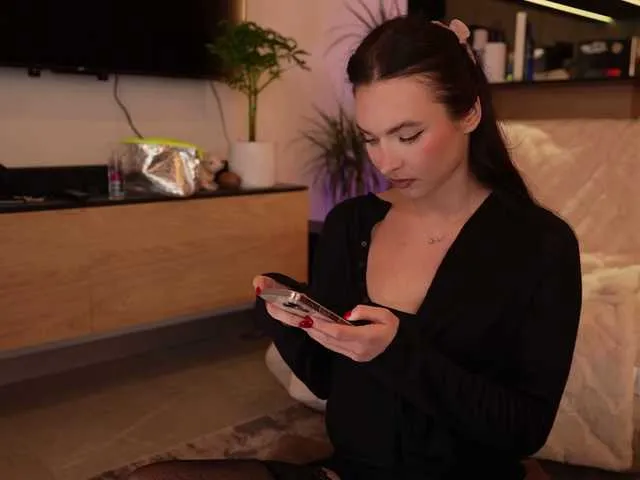 AmyBelmontt – webcam model profile photo Image 19