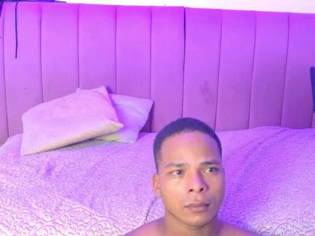 AuroraRuiz – webcam model profile photo Image 12