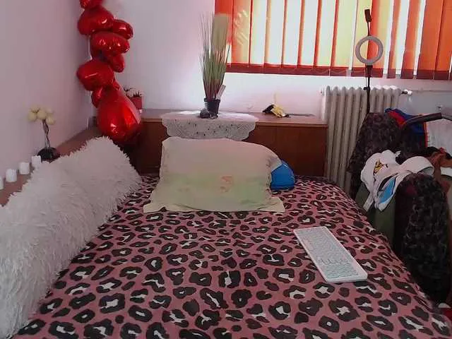 ArianaSole – webcam model profile photo Image 16