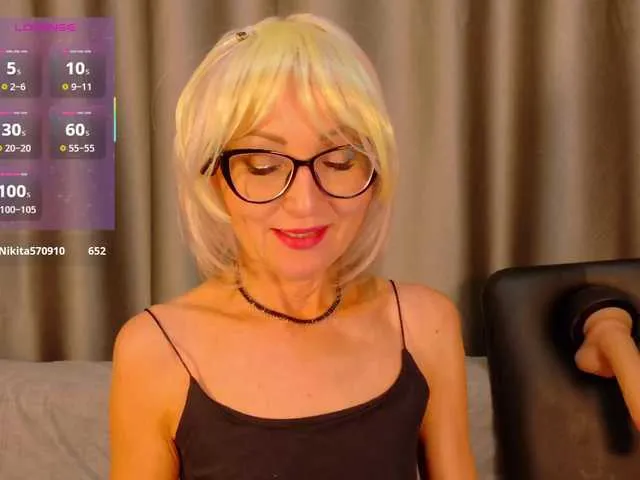 AmyBelmontt – webcam model profile photo Image 16