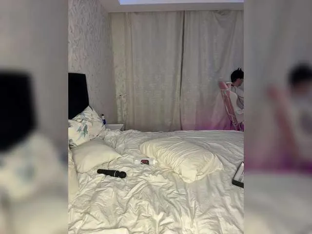 magic_rousse – webcam model profile photo Image 13