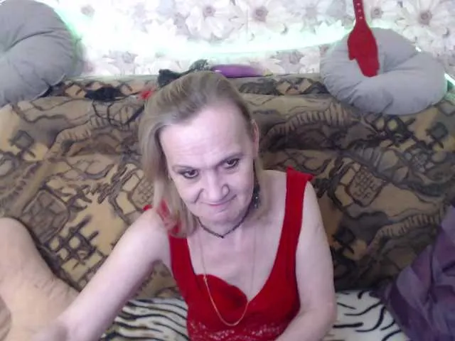 GLaM_GoDdEsS_143 – webcam model profile photo Image 4