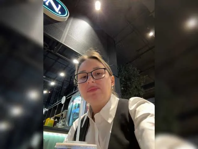 MarianaRoa – webcam model profile photo Image 14