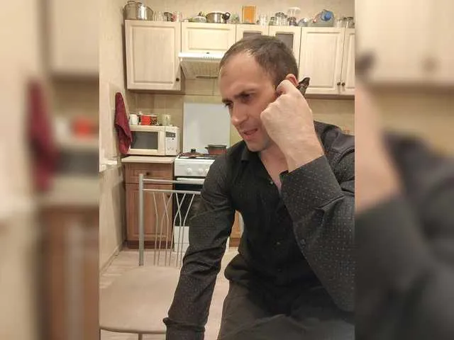 AdelineFoster – webcam model profile photo Image 9