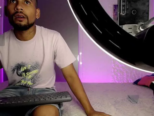 CassieGil – webcam model profile photo Image 8