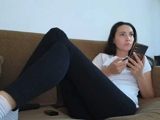 MeilynDuque – webcam model profile photo Image 14