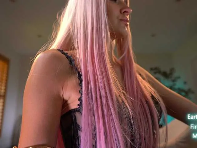 LauraCaruso – webcam model profile photo Image 10