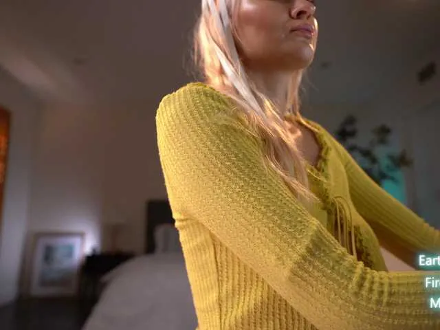 LauraCaruso – webcam model profile photo Image 2