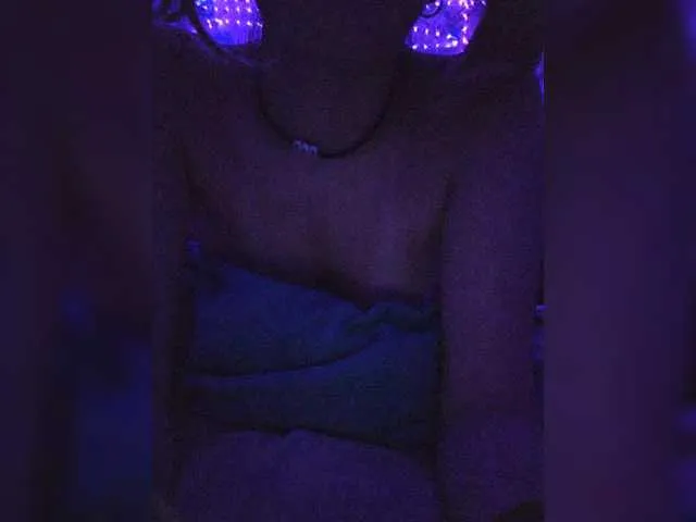 MeilynDuque – webcam model profile photo Image 2