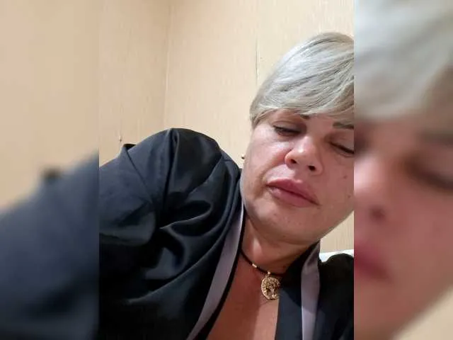 AmelieWilliams – webcam model profile photo Image 11