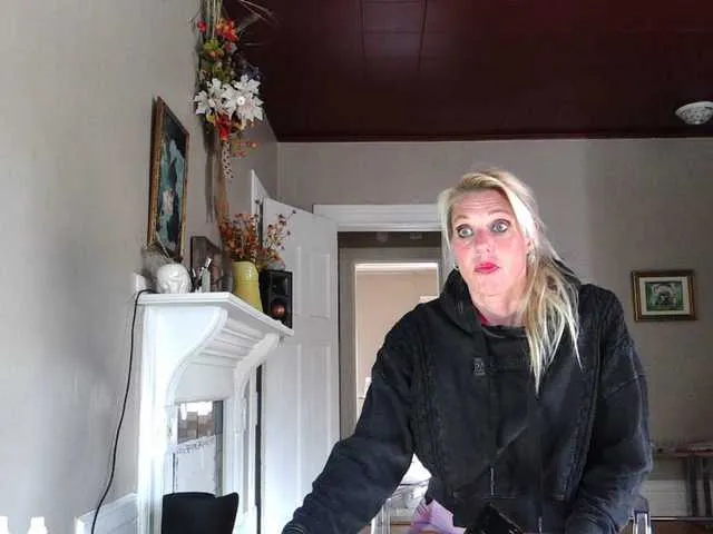 NoaMarin – webcam model profile photo Image 18