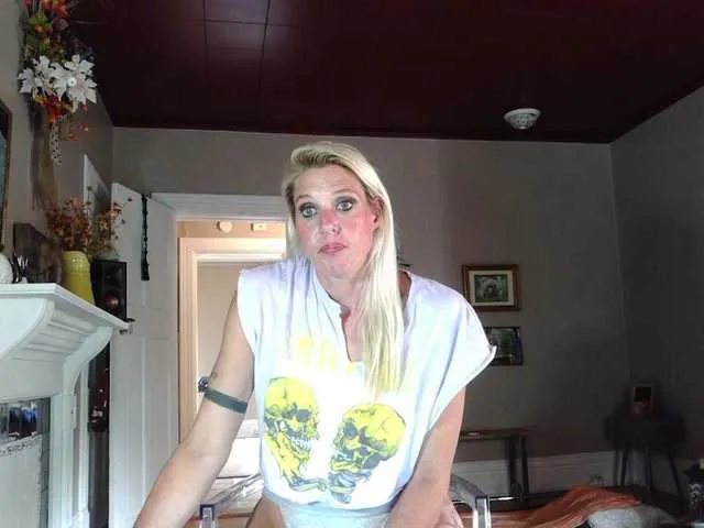 NoaMarin – webcam model profile photo Image 19