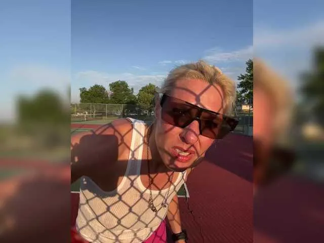 NoaMarin – webcam model profile photo Image 3