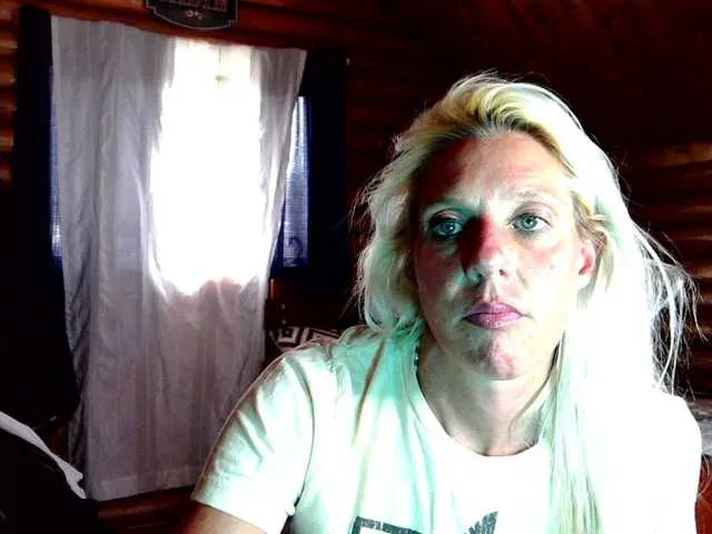 NoaMarin – webcam model profile photo Image 6