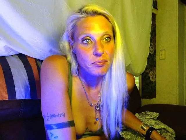 NoaMarin – webcam model profile photo Image 7