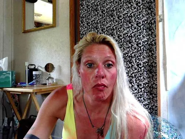 NoaMarin – webcam model profile photo Image 8