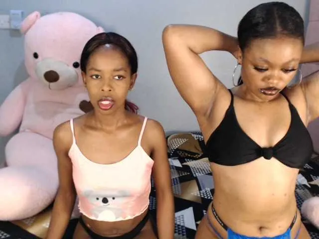 KarinaSanz – webcam model profile photo Image 14