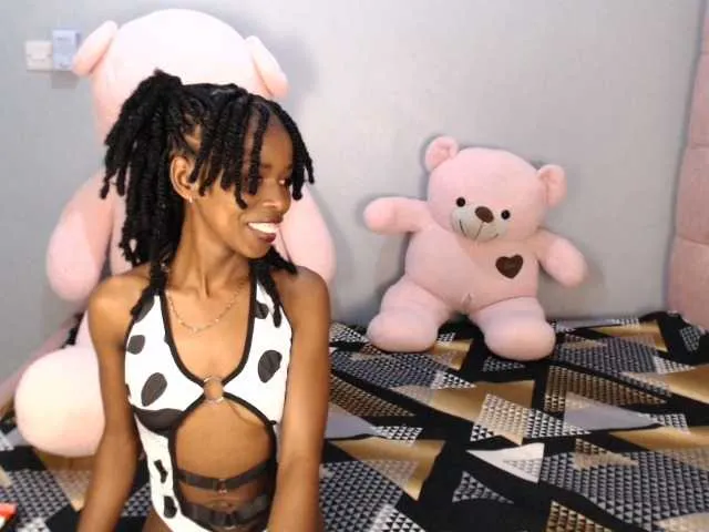 KarinaSanz – webcam model profile photo Image 3