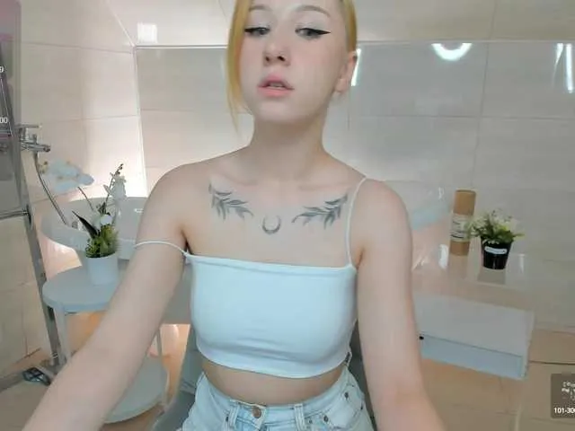 Chloee_Peach – webcam model profile photo Image 3