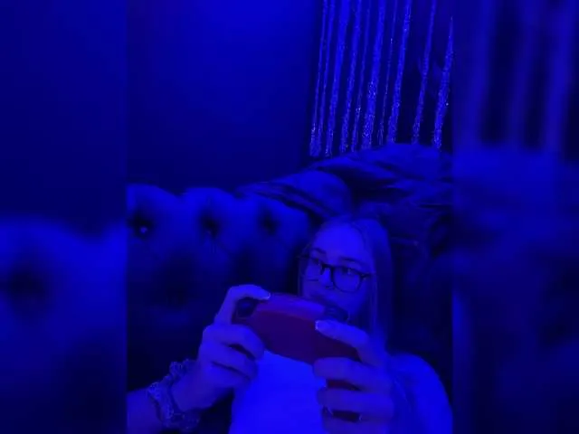 CassieGil – webcam model profile photo Image 18