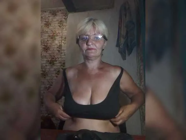 CassieGil – webcam model profile photo Image 10