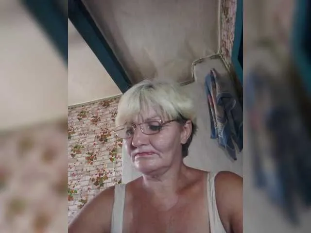 CassieGil – webcam model profile photo Image 12